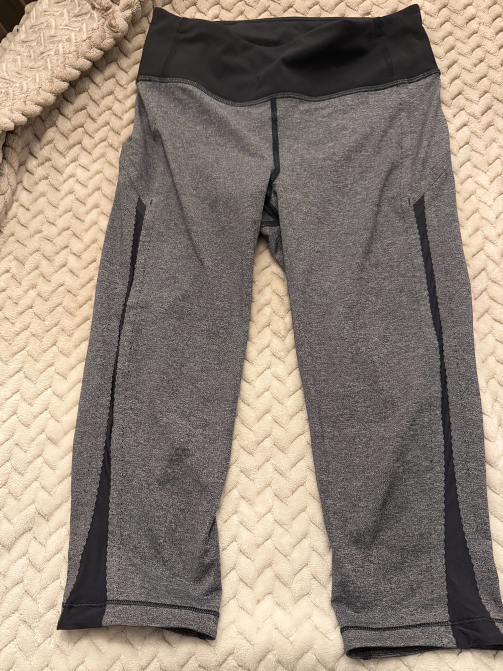 Lululemon Heather Gray CAPRI Leggings with Black Side mesh
